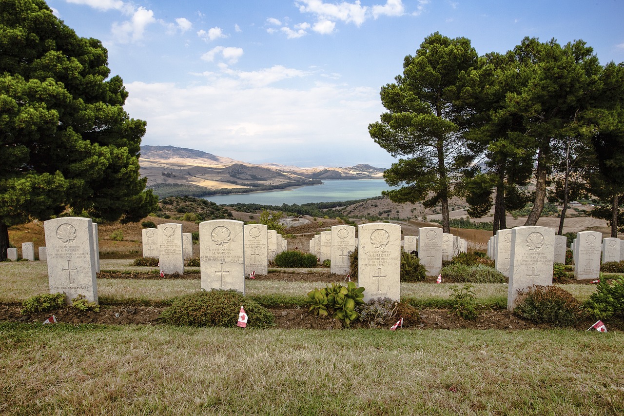 lapidas-de-cementerio-en-colina