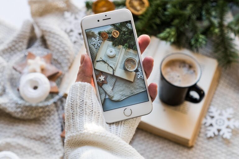 pantalla-de-telefono-movil-con-motivos-navidenos